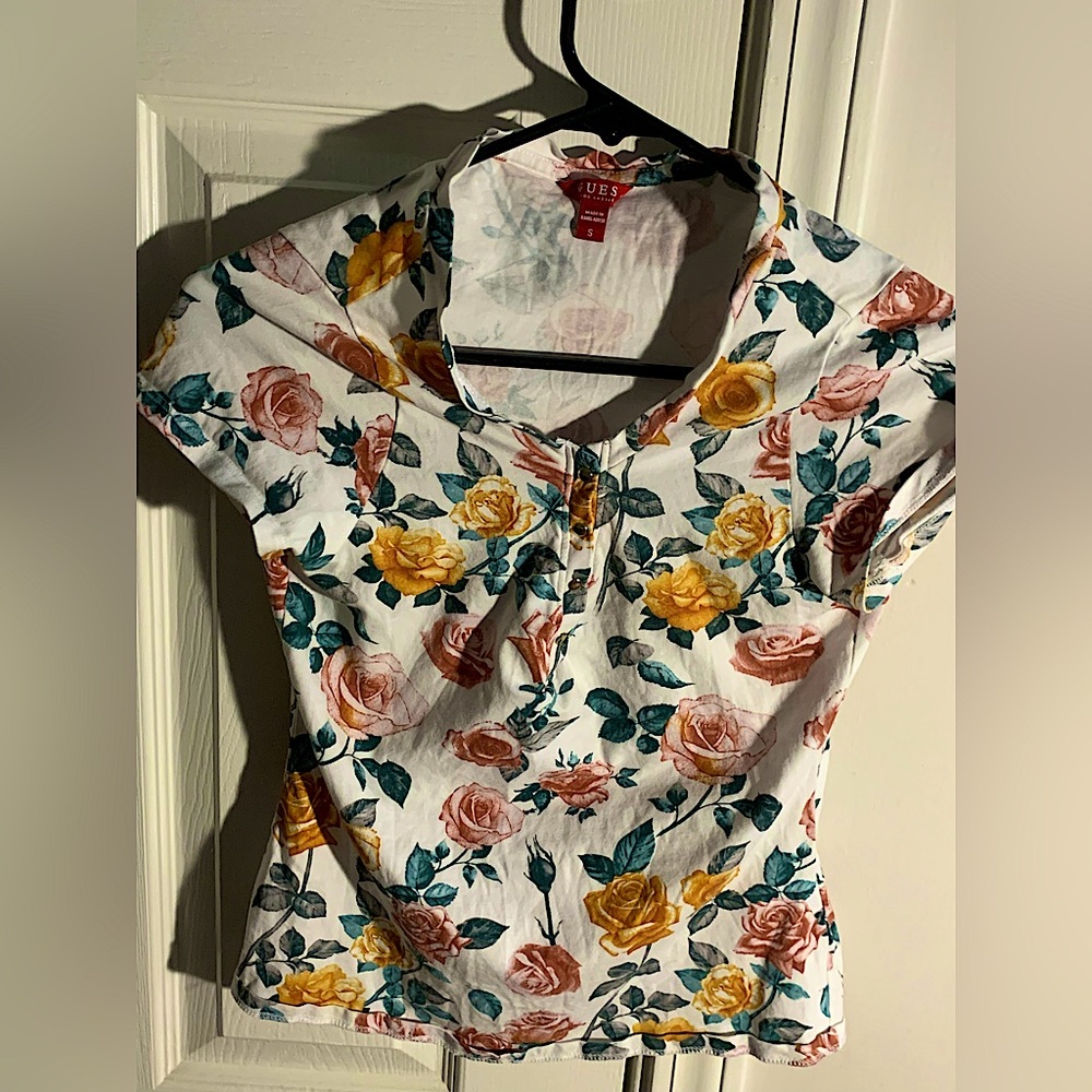 Guess floral top. Size small. Worn once